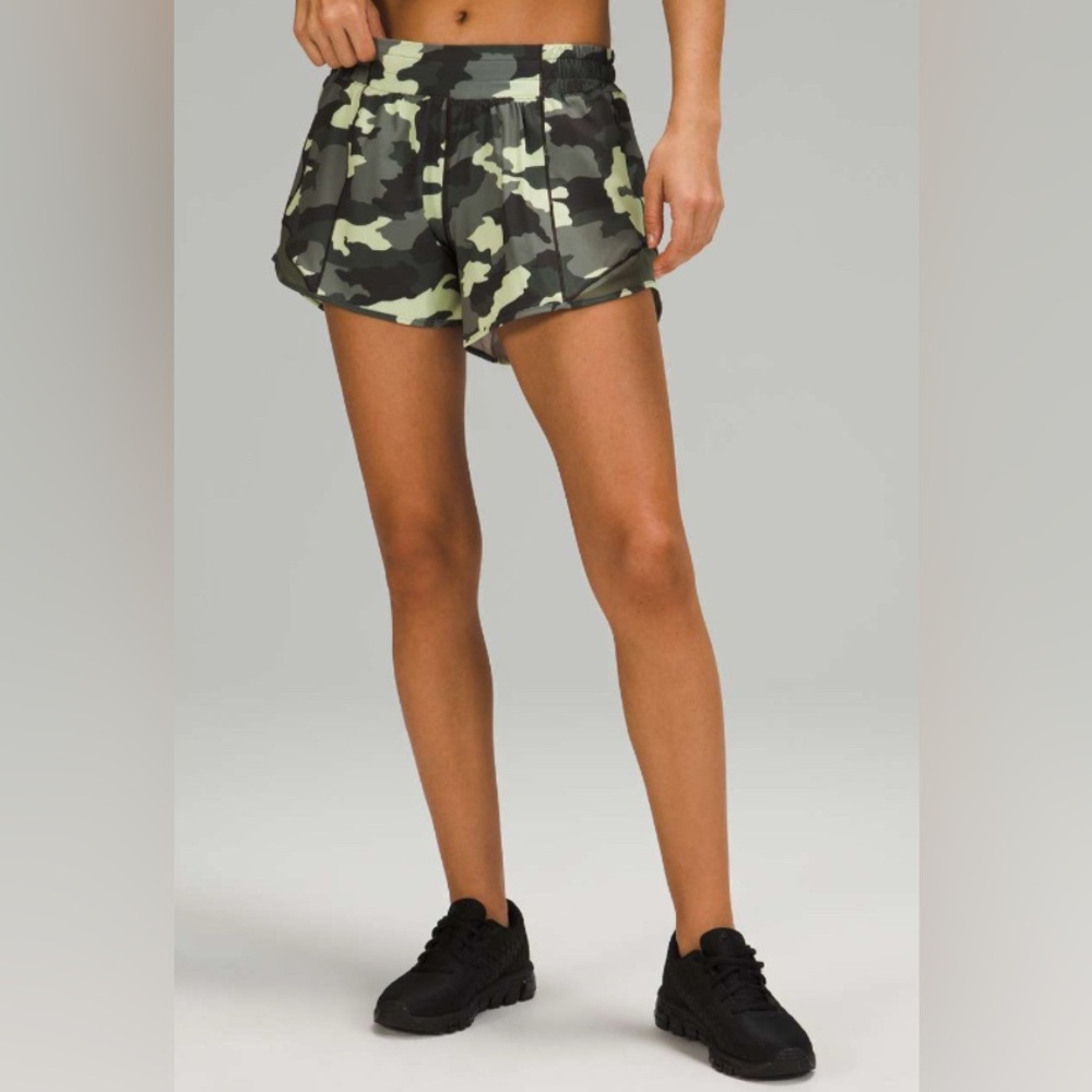 Lululemon Hotty Hot Low Rise Short 4" Heritage 365 Camo Crispin Green Size 6